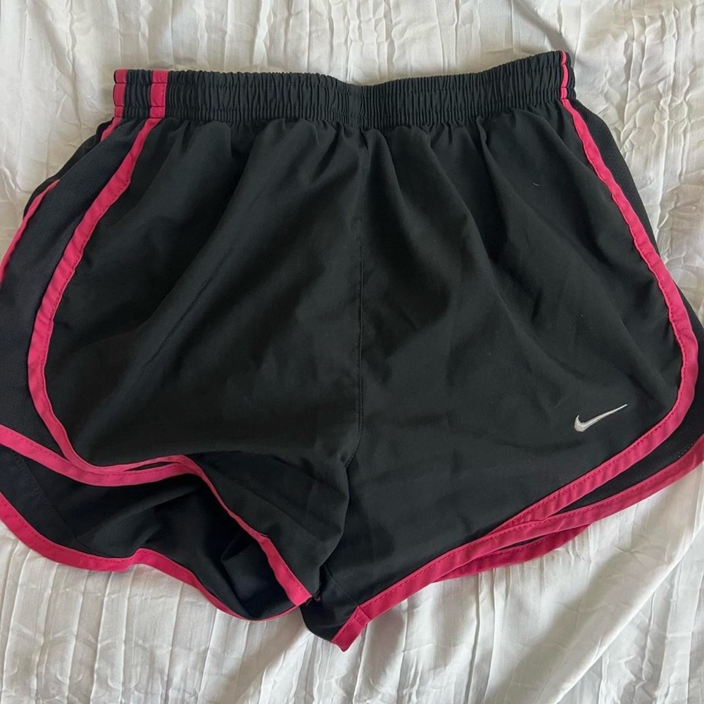 black and pink nike shorts size xs